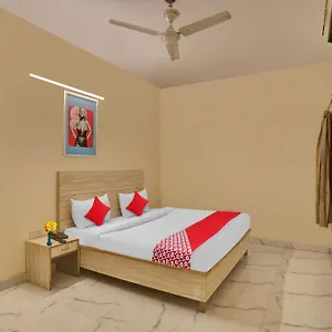 Hotel Super O Raas Near Near Laxmi Nagar Metro Station New Delhi